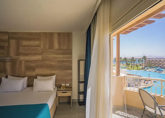 Pyramisa Sahl Hasheesh Resort 5*